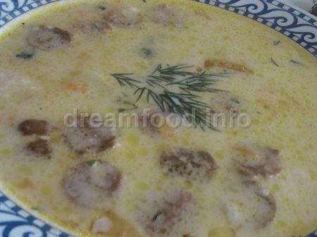Суп з рисом і ковбасками