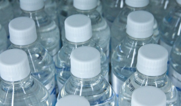 Минеральная и питьевая вода в бутылках