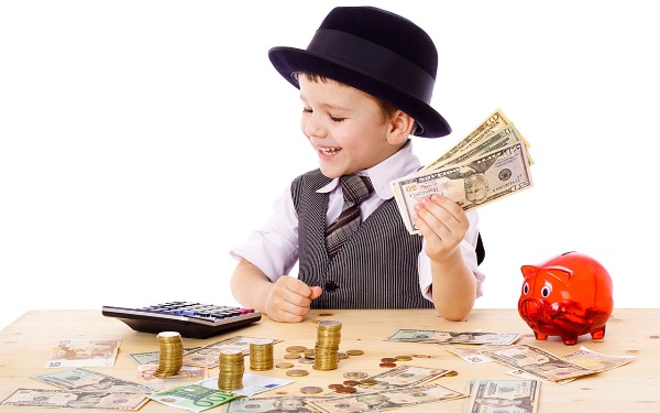 Как научить ребенка распоряжаться карманными деньгами?
