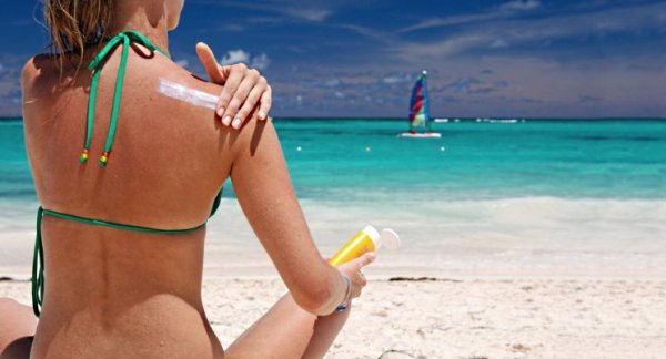 Как правильно защитить кожу от солнца