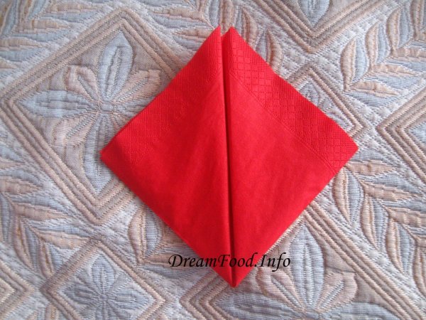 Складывание салфетки-сердце Складывание салфетки-сердце